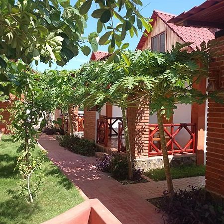 Bungalows Y Cabanas, Las Barracas De La Barra Malucano Esterno foto