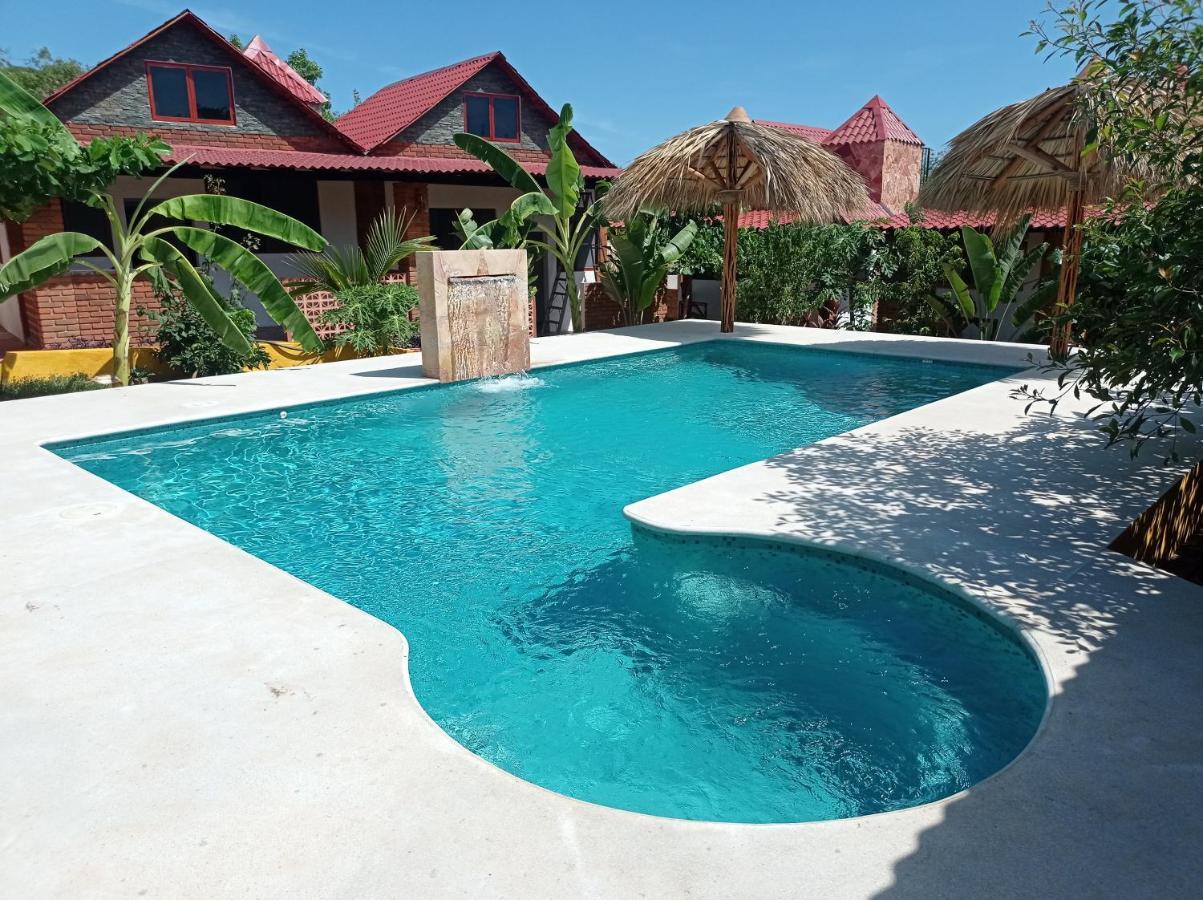 Bungalows Y Cabanas, Las Barracas De La Barra Malucano Esterno foto