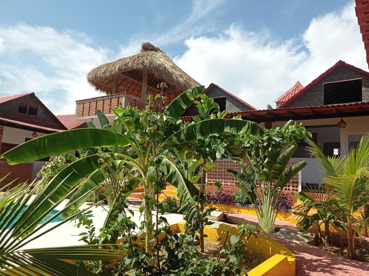 Bungalows Y Cabanas, Las Barracas De La Barra Malucano Esterno foto
