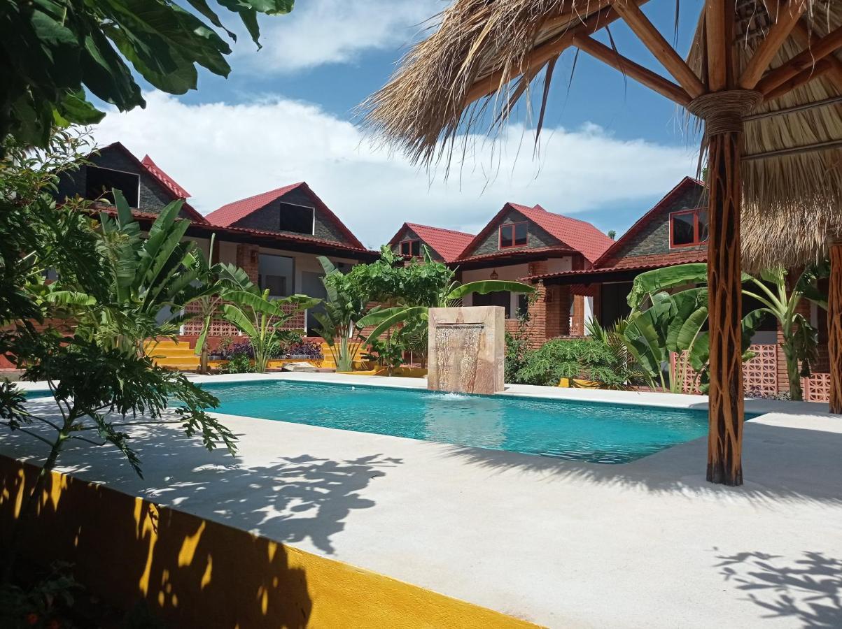 Bungalows Y Cabanas, Las Barracas De La Barra Malucano Esterno foto