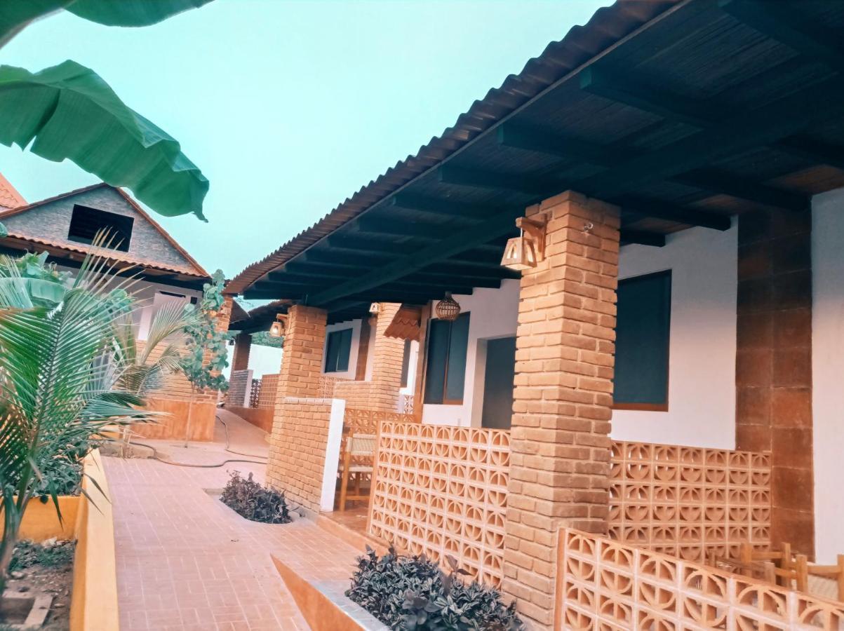 Bungalows Y Cabanas, Las Barracas De La Barra Malucano Esterno foto